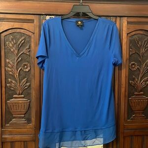 Fashionable Blue JM Collection Top